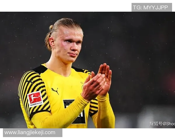 哈兰德:从足球新星到世界顶级前锋的成长之路与未来展望