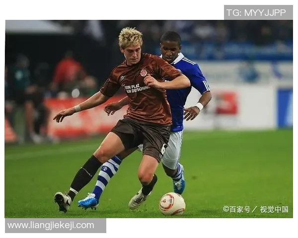 奥厄与杜塞尔的激烈对决揭示了足球战术的博弈与球队实力的较量